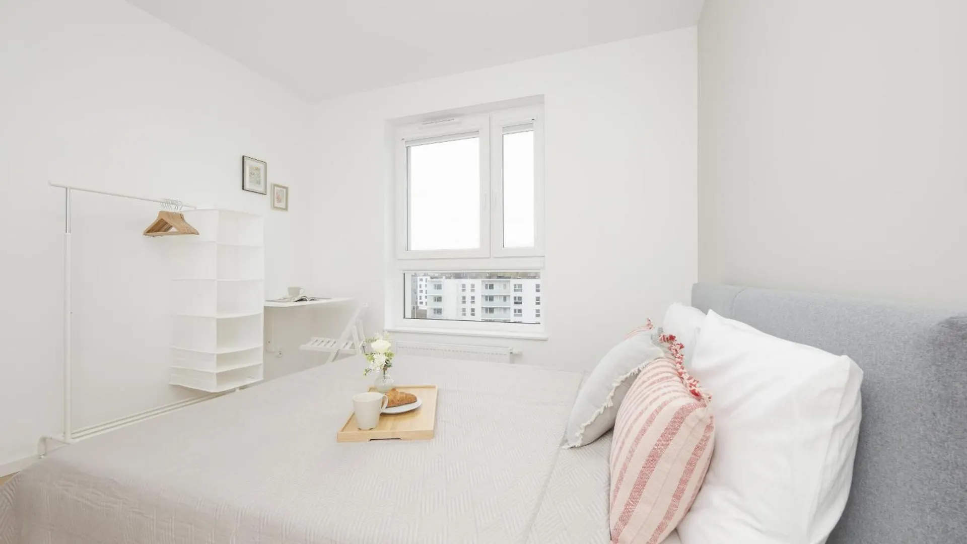Bright Pastel Apartment With Desk For Remote Work, Balcony And Parking By Noclegi Renters Gdansk