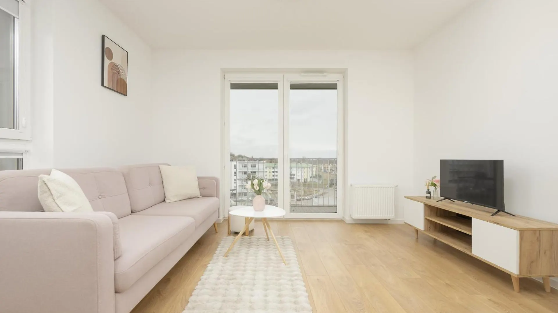 Bright Pastel Apartment With Desk For Remote Work, Balcony And Parking By Noclegi Renters Gdansk