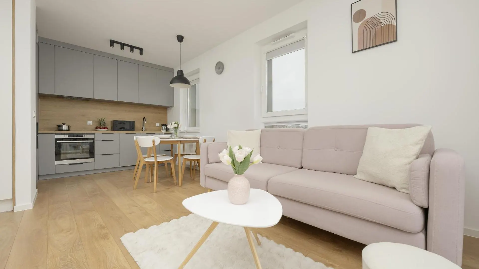 Bright Pastel Apartment With Desk For Remote Work, Balcony And Parking By Noclegi Renters Gdansk